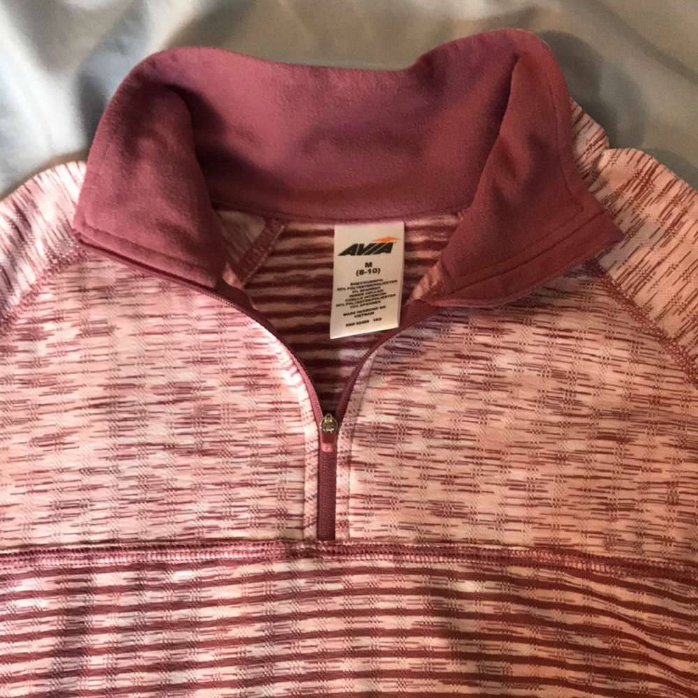 Long sleeve, quarter zip Avia brand shirt. Size M